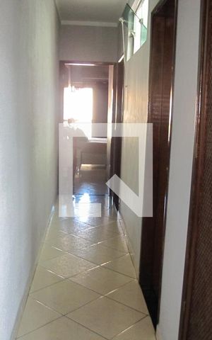 Casa à venda com 300m², 3 quartos e 3 vagasCorredor