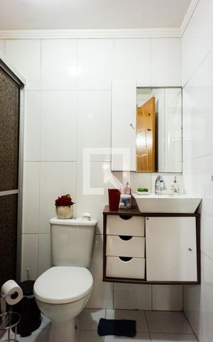 Casa de condomínio à venda com 160m², 2 quartos e 2 vagas Casa de condomínio à venda com 160m², 2 quartos e 2 vagasBanheiro da Suíte 1