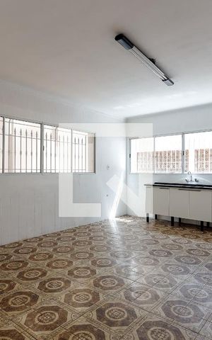 Casa à venda com 250m², 4 quartos e 7 vagas Casa à venda com 250m², 4 quartos e 7 vagasCozinha