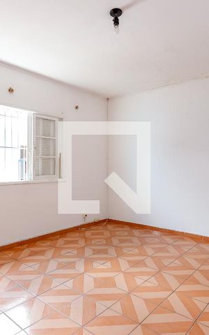 Casa à venda com 250m², 4 quartos e 7 vagas Casa à venda com 250m², 4 quartos e 7 vagasSuíte
