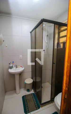 Casa à venda com 85m², 3 quartos e sem vaga Casa à venda com 85m², 3 quartos e sem vagaBanheiro Social