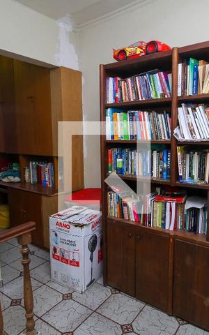 Casa à venda com 85m², 3 quartos e sem vaga Casa à venda com 85m², 3 quartos e sem vagaCorredor