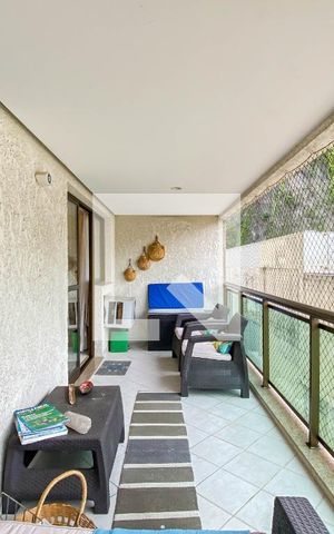 Apartamento à venda com 130m², 3 quartos e 2 vagas Apartamento à venda com 130m², 3 quartos e 2 vagasVaranda