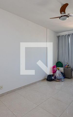 Apartamento à venda com 70m², 2 quartos e sem vaga Apartamento à venda com 70m², 2 quartos e sem vagaSala