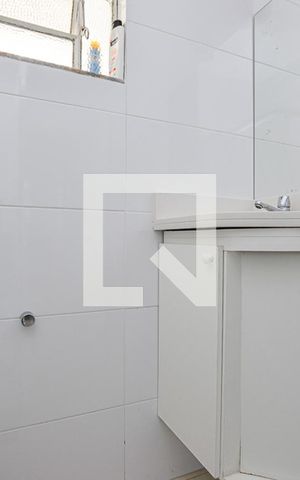 Apartamento à venda com 70m², 2 quartos e sem vaga Apartamento à venda com 70m², 2 quartos e sem vagaBanheiro