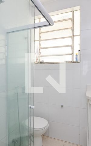 Apartamento à venda com 70m², 2 quartos e sem vaga Apartamento à venda com 70m², 2 quartos e sem vagaBanheiro