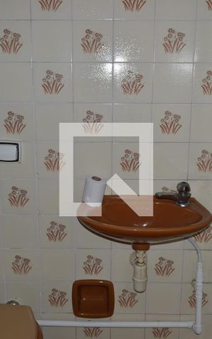 Casa à venda com 200m², 3 quartos e 3 vagasBanheiro 2