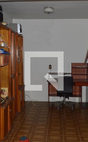 Casa à venda com 200m², 3 quartos e 3 vagasSala