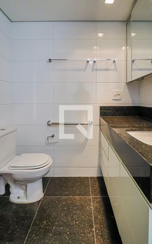 Apartamento para alugar com 100m², 2 quartos e 2 vagasBanheiro do Quarto 2 Suíte