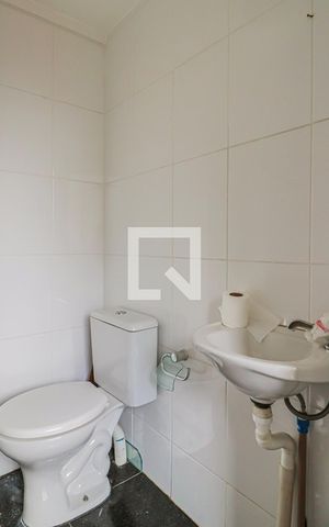 Apartamento para alugar com 100m², 2 quartos e 2 vagasBanheiro de Serviço
