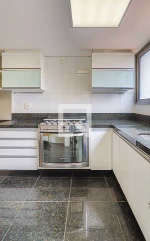 Apartamento para alugar com 100m², 2 quartos e 2 vagasCozinha