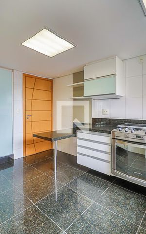 Apartamento para alugar com 100m², 2 quartos e 2 vagasCozinha
