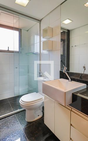 Apartamento para alugar com 100m², 2 quartos e 2 vagasBanheiro do Corredor