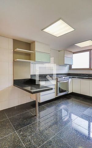 Apartamento para alugar com 100m², 2 quartos e 2 vagasCozinha