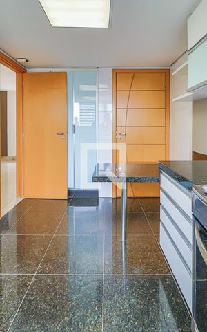 Apartamento para alugar com 100m², 2 quartos e 2 vagasCozinha