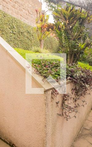 Casa à venda com 329m², 4 quartos e 3 vagas Casa à venda com 329m², 4 quartos e 3 vagasPátio Fundos