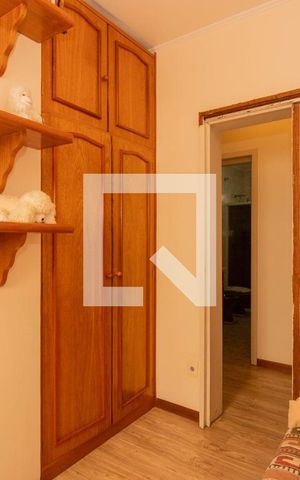 Casa à venda com 329m², 4 quartos e 3 vagas Casa à venda com 329m², 4 quartos e 3 vagasDependência
