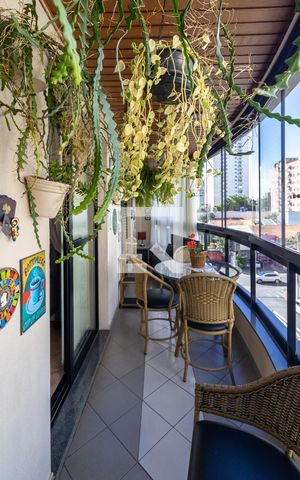 Apartamento à venda com 129m², 3 quartos e 2 vagas Apartamento à venda com 129m², 3 quartos e 2 vagasVaranda