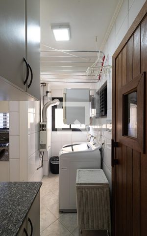 Apartamento à venda com 129m², 3 quartos e 2 vagas Apartamento à venda com 129m², 3 quartos e 2 vagasÁrea de serviço