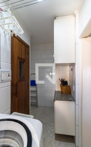 Apartamento à venda com 129m², 3 quartos e 2 vagas Apartamento à venda com 129m², 3 quartos e 2 vagasÁrea de serviço