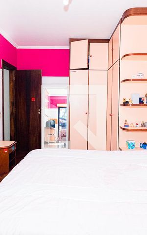 Casa para alugar com 350m², 4 quartos e 4 vagas Casa para alugar com 350m², 4 quartos e 4 vagasSuíte 3