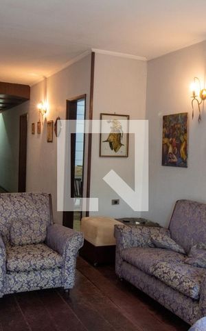 Casa à venda com 400m², 3 quartos e 4 vagas Casa à venda com 400m², 3 quartos e 4 vagasSala