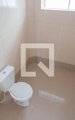 Casa para alugar com 100m², 2 quartos e 2 vagasBanheiro