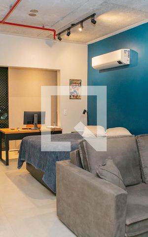 Apartamento à venda com 45m², 1 quarto e 1 vagaSala/Quarto