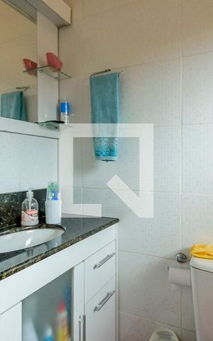 Casa à venda com 128m², 3 quartos e 8 vagas Casa à venda com 128m², 3 quartos e 8 vagasBanheiro
