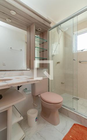 Apartamento à venda com 67m², 2 quartos e 1 vaga Apartamento à venda com 67m², 2 quartos e 1 vagaBanheiro da Suíte