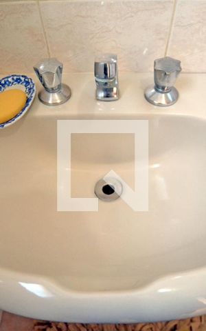 Apartamento à venda com 108m², 3 quartos e sem vagaBanheiro da Suíte 2