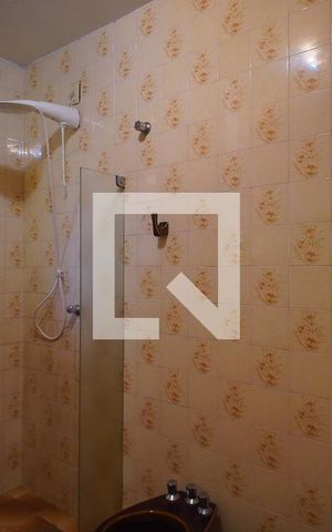 Casa à venda com 240m², 4 quartos e 2 vagasBanheiro