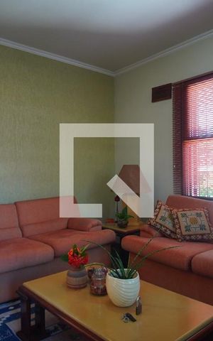 Casa à venda com 240m², 4 quartos e 2 vagasSala 1