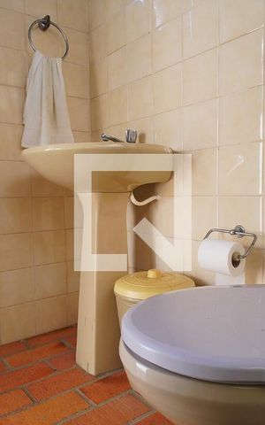 Casa à venda com 240m², 4 quartos e 2 vagasBanheiro