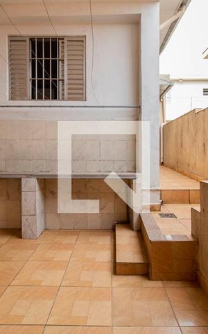 Casa à venda com 300m², 7 quartos e 2 vagas Casa à venda com 300m², 7 quartos e 2 vagasCasa 2 Vista Quarto 2