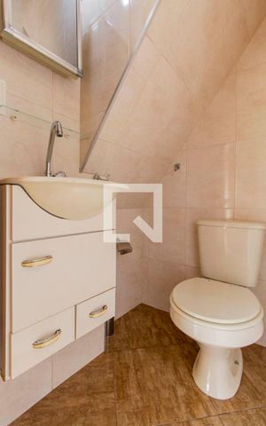 Casa à venda com 300m², 7 quartos e 2 vagas Casa à venda com 300m², 7 quartos e 2 vagasCasa 1 Lavabo Externo