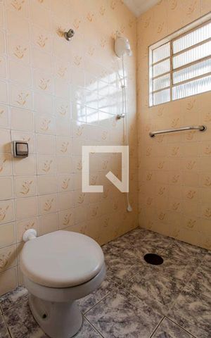 Casa à venda com 300m², 7 quartos e 2 vagas Casa à venda com 300m², 7 quartos e 2 vagasCasa 4 Banheiro