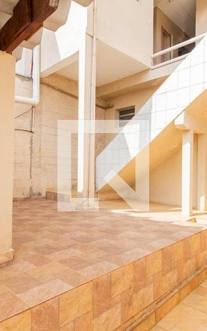 Casa à venda com 300m², 7 quartos e 2 vagas Casa à venda com 300m², 7 quartos e 2 vagasÁrea Comum - Quintal