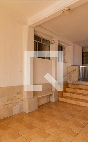 Casa à venda com 300m², 7 quartos e 2 vagas Casa à venda com 300m², 7 quartos e 2 vagasÁrea Comum - Quintal