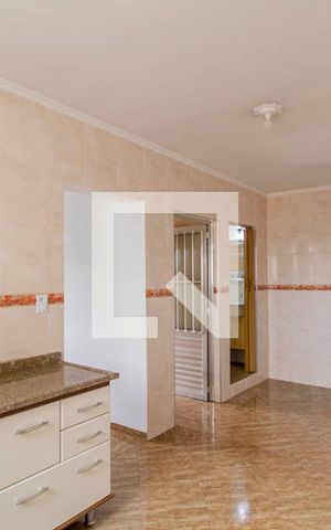 Casa à venda com 300m², 7 quartos e 2 vagas Casa à venda com 300m², 7 quartos e 2 vagasCasa 1 Cozinha