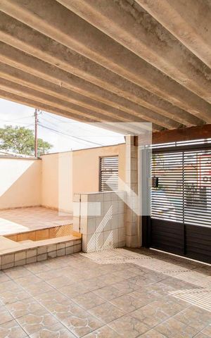 Casa à venda com 300m², 7 quartos e 2 vagas Casa à venda com 300m², 7 quartos e 2 vagasÁrea Comum - Garagem