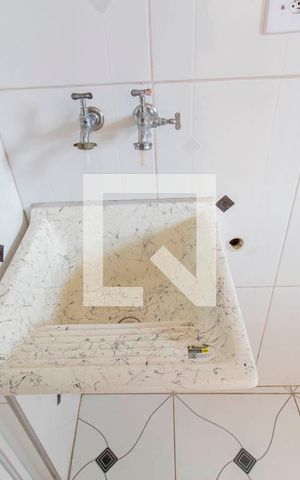 Casa à venda com 300m², 7 quartos e 2 vagas Casa à venda com 300m², 7 quartos e 2 vagasCasa 2 Área de Serviço