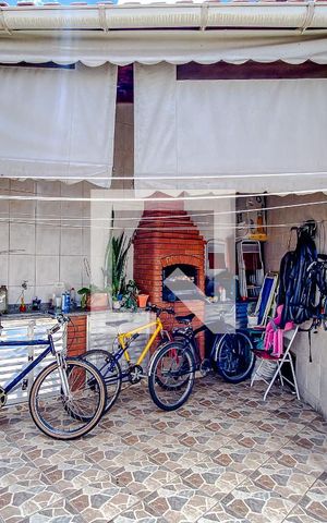 Casa à venda com 114m², 3 quartos e 2 vagasÁrea externa