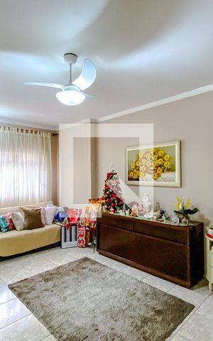 Casa à venda com 114m², 3 quartos e 2 vagasSala