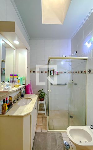 Casa à venda com 114m², 3 quartos e 2 vagasBanheiro