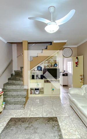 Casa à venda com 114m², 3 quartos e 2 vagasSala