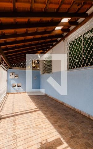 Casa à venda com 462m², 5 quartos e 2 vagas Casa à venda com 462m², 5 quartos e 2 vagasÁrea