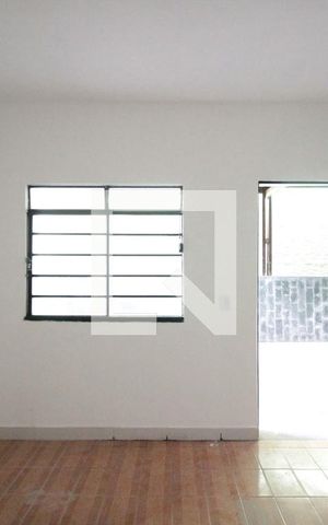 Casa para alugar com 250m², 3 quartos e 8 vagasSala