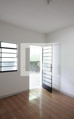 Casa para alugar com 250m², 3 quartos e 8 vagasSala