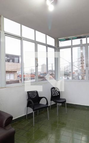 Casa à venda com 160m², 3 quartos e 3 vagas Casa à venda com 160m², 3 quartos e 3 vagasEscritório